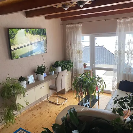 Domashnya Oselya Privatunterkunft *