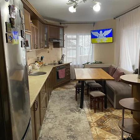 Domashnya Oselya Homestay Verkhovyna